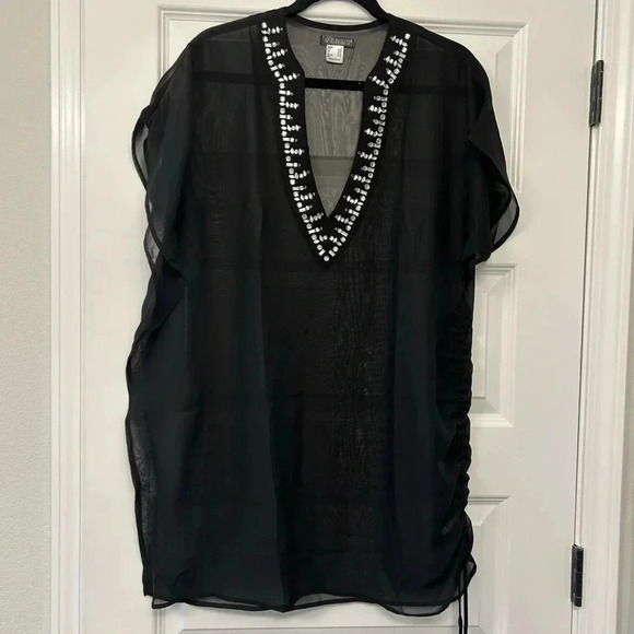 Venus black coverup - Picture 1 of 6
